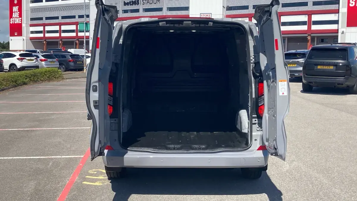 Used Ford Transit Custom Limited 136 HP (100 kW) 2024 Van