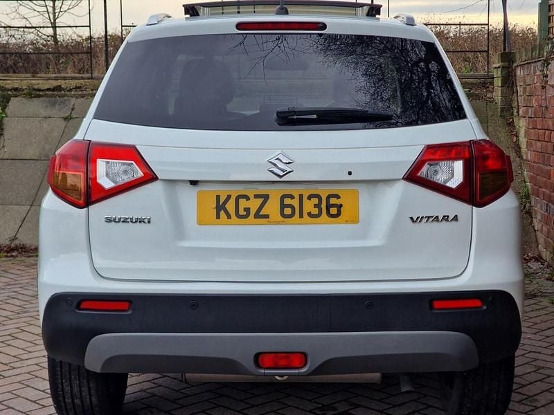 Used Suzuki Vitara SZ5 2018 White Hatchback