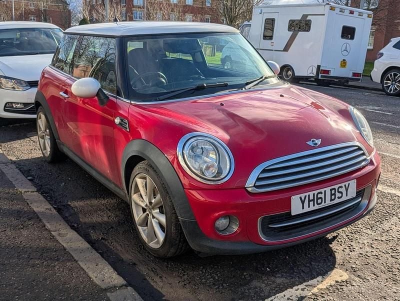 Used Mini Cooper Hatch 122 HP (89 kW) 2011 Red Hatchback