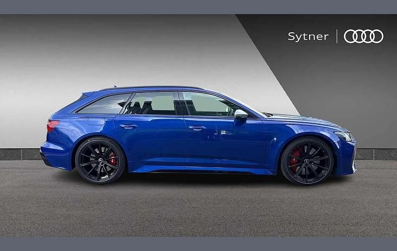 Begagnad Audi RS6 Design 591 HK (434 kW) 2022 Blå Kombi