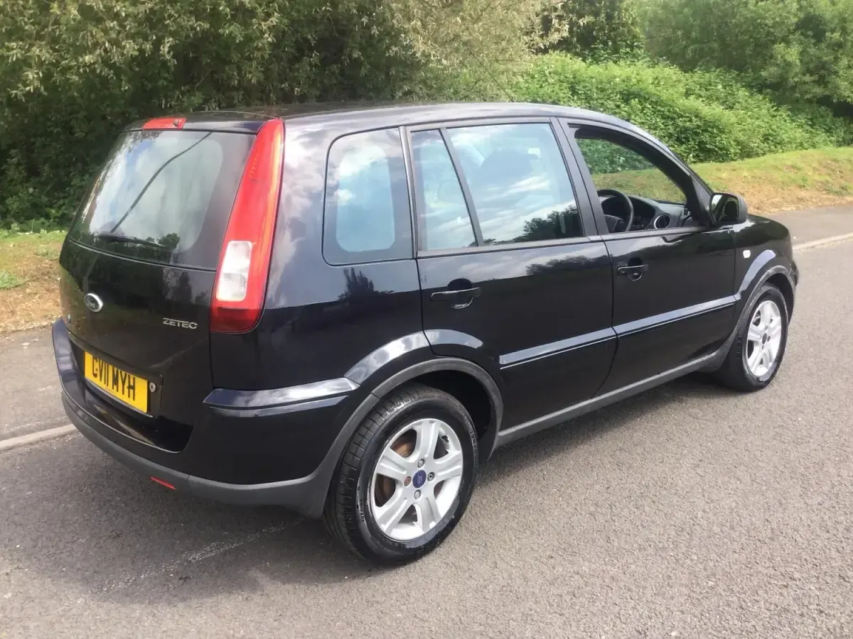 Used Ford Fusion Zetec 80 HP (58 kW) 2011 Black Hatchback