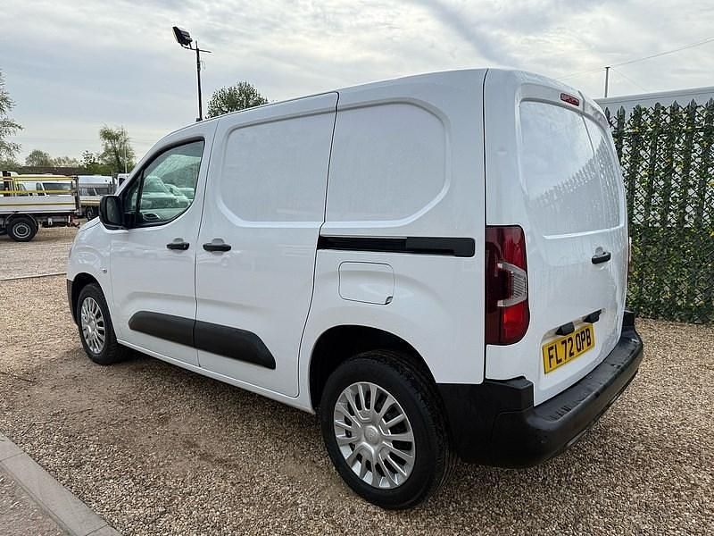 Usado Toyota Proace H1 120 HP (88 kW) 2022 Branco Monovolume