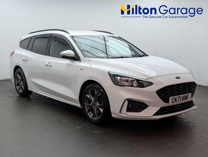 Used Ford Focus ST-Line 120 HP (88 kW) 2021 White Estate