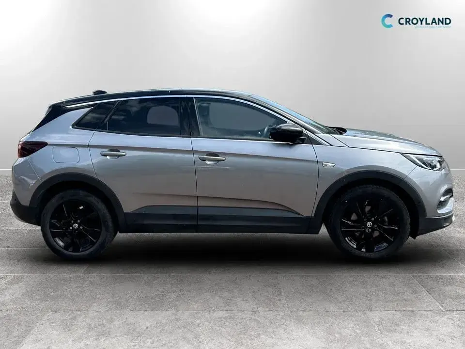 Used Vauxhall Grandland X SRi 130 HP (95 kW) 2021 Grey SUV