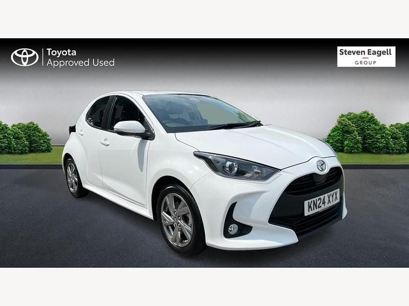 White Used 2024 Toyota Yaris Hybrid Hatchback | £17,776 (Good price) - Image 1/3