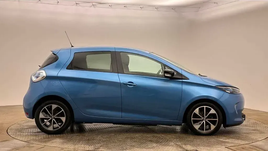 Used Renault Zoe Dynamique 46 kW (63 HP) 2018 Blue Hatchback