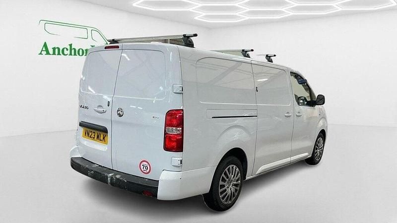 Used Vauxhall Vivaro 100 HP (73 kW) 2023 White MPV