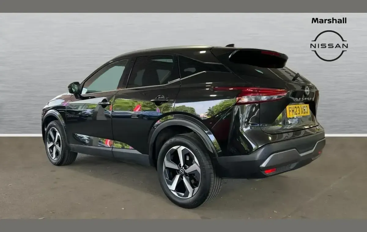 Used Nissan Qashqai N-Connecta 138 HP (101 kW) 2023 Black SUV
