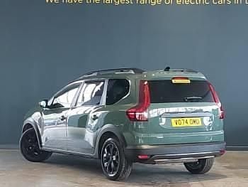 Used Dacia Jogger Extreme 140 HP (102 kW) 2024 Green MPV