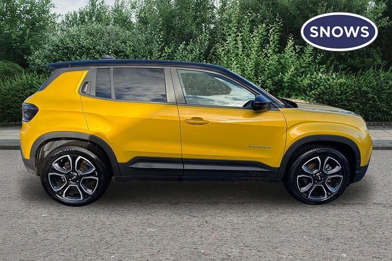 Used Jeep Avenger EV Summit 114 kW (156 HP) 2025 Yellow SUV