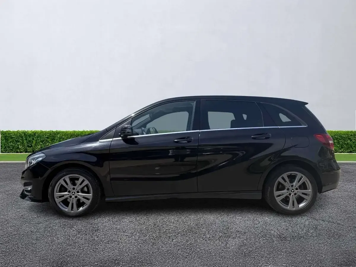 Used Mercedes B200 Exclusive 2019 Black Hatchback