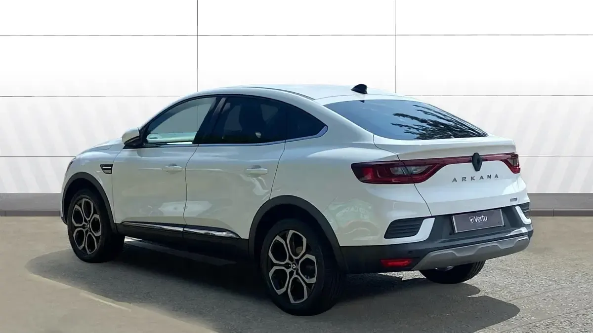 Used Renault Arkana Version S 143 HP (105 kW) 2022 White SUV