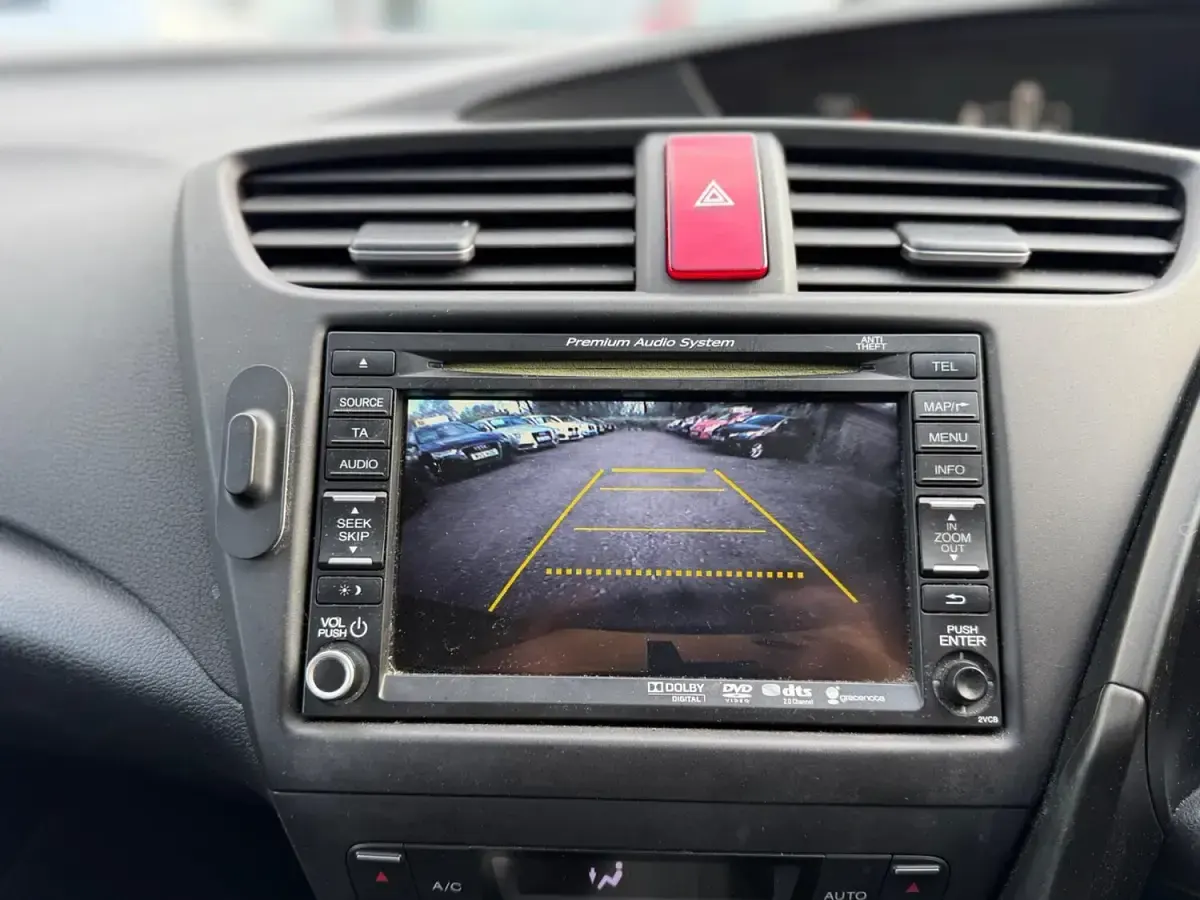 Käytetty Honda Civic EX 120 HP (88 kW) 2013 Musta Viistoperä