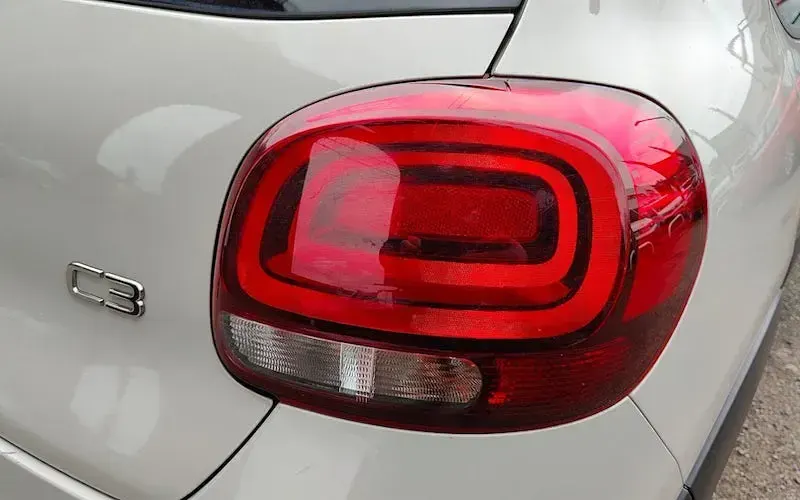 Used Citroën C3 PureTech 83 HP (61 kW) 2022 Beige Hatchback