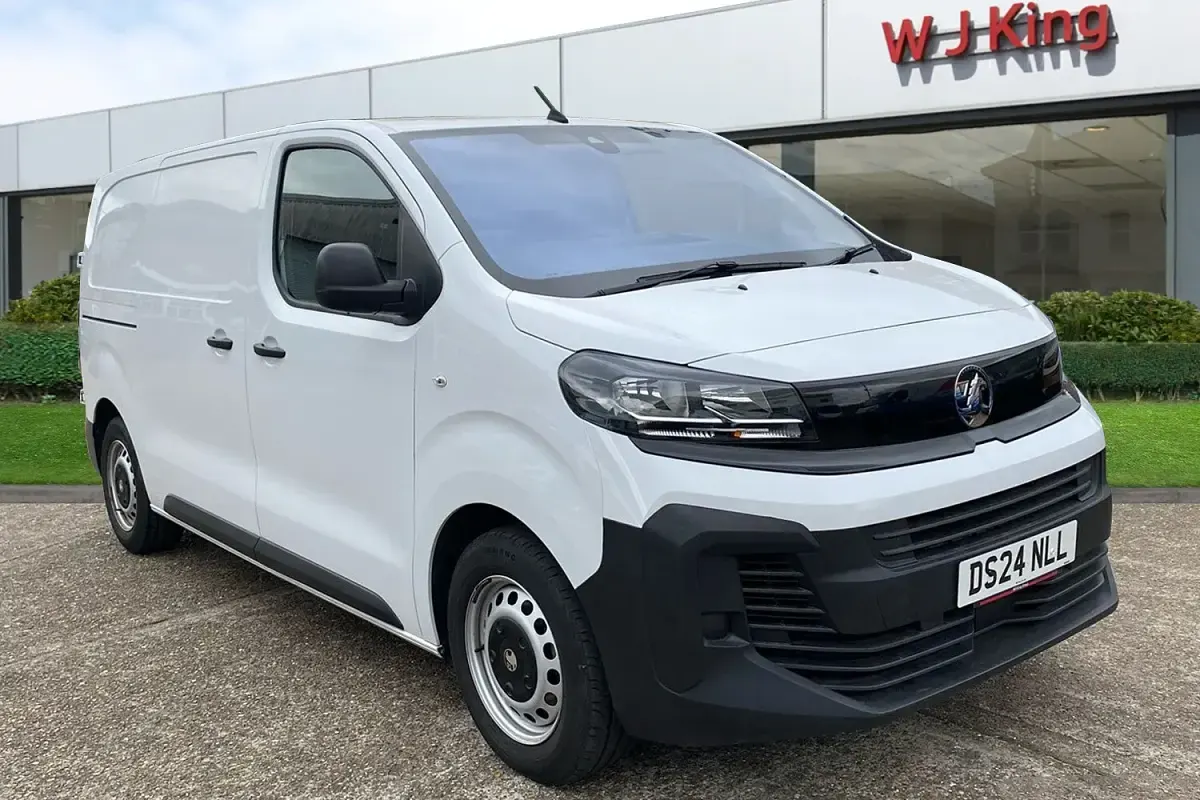 Used Vauxhall Vivaro S 120 HP (88 kW) 2024 White MPV