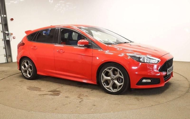 Used 2017 Ford Focus ST Hatchback | £8,499 (Good price) - Image 1/4