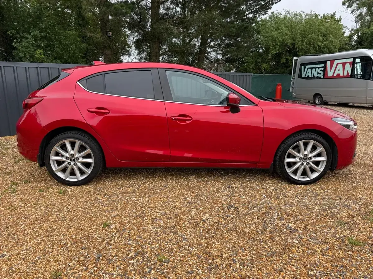 Used Mazda 3 Inclusive 2017 Red Hatchback