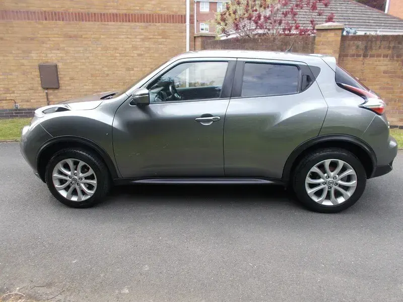 Used Nissan Juke Tekna 110 HP (80 kW) 2018 Grey SUV