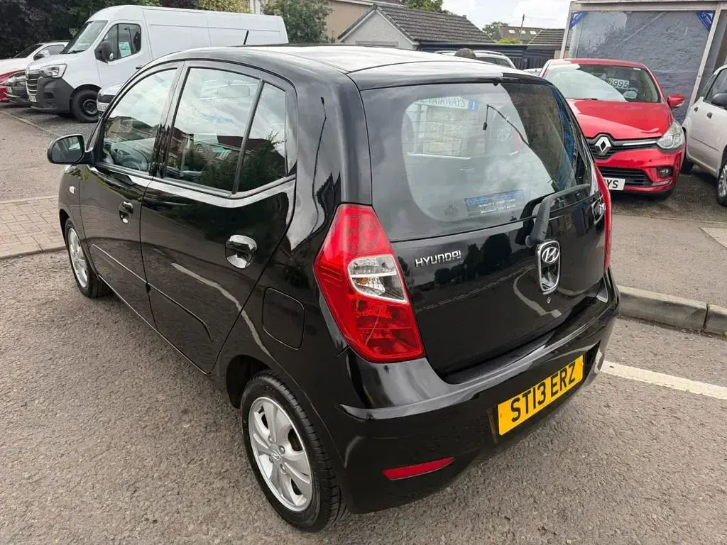 Used Hyundai i10 Active 85 HP (62 kW) 2013 Black Hatchback