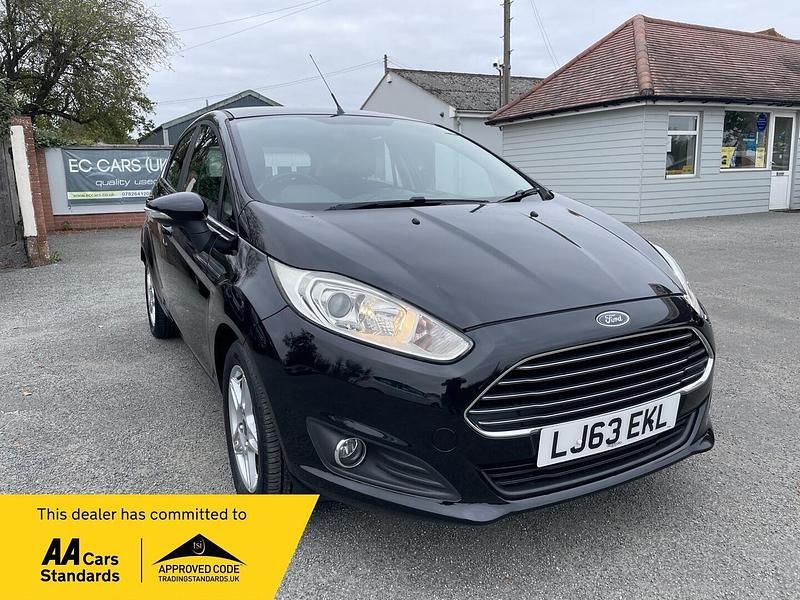 Black Used 2013 Ford Fiesta Zetec Hatchback | £5,490 (Fair price) - Image 1/4