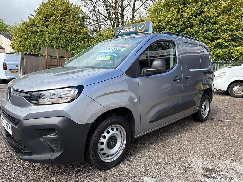 Used Citroën Berlingo 100 HP (73 kW) 2024 Grey MPV