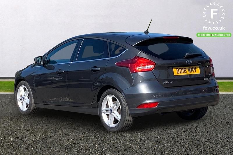 Used Ford Focus Titanium 125 HP (91 kW) 2017 Grey Hatchback