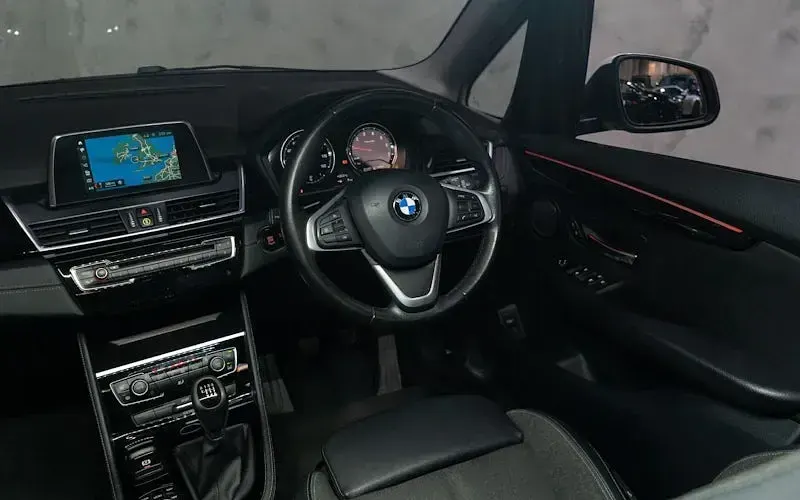 Used BMW 218 Sport Line 140 HP (102 kW) 2018 White Estate