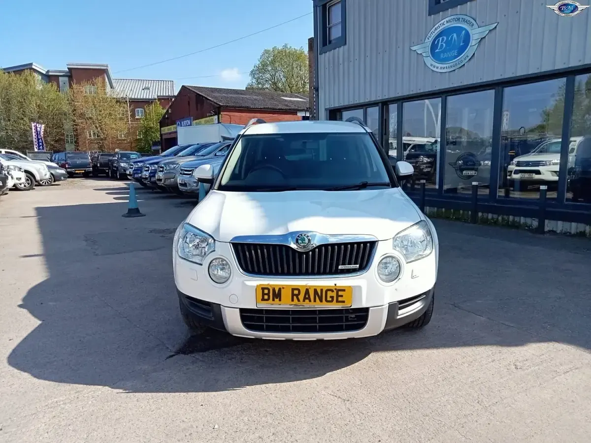 Used Skoda Yeti GreenLine 105 HP (77 kW) 2011 White SUV