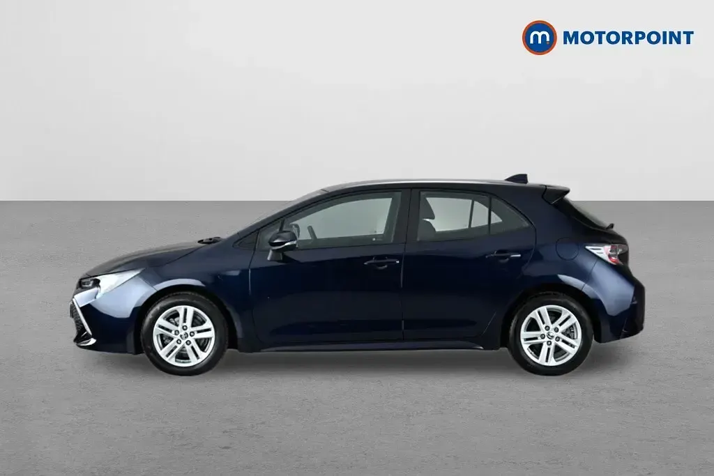 Used Toyota Corolla 122 HP (89 kW) 2022 Blue Hatchback