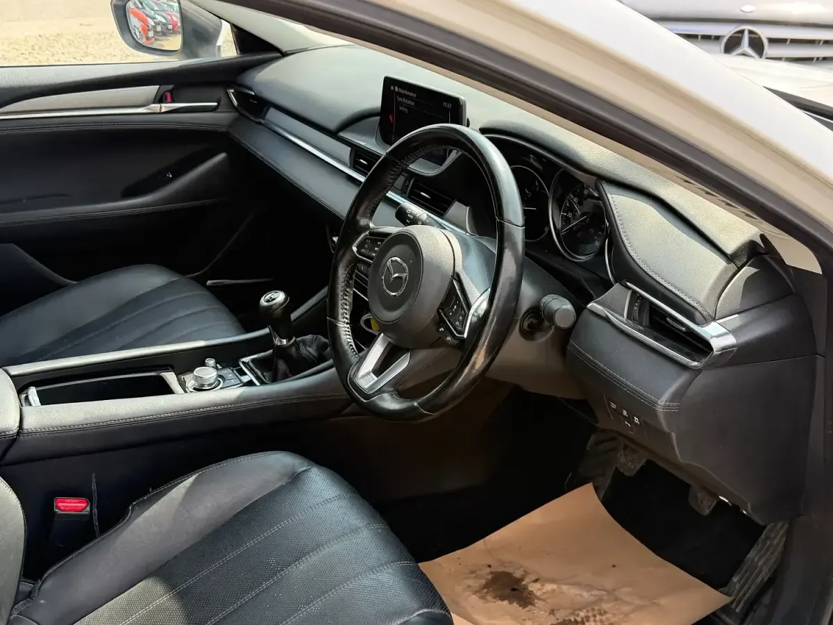 Used Mazda 6 Inclusive 165 HP (121 kW) 2018 White Sedan