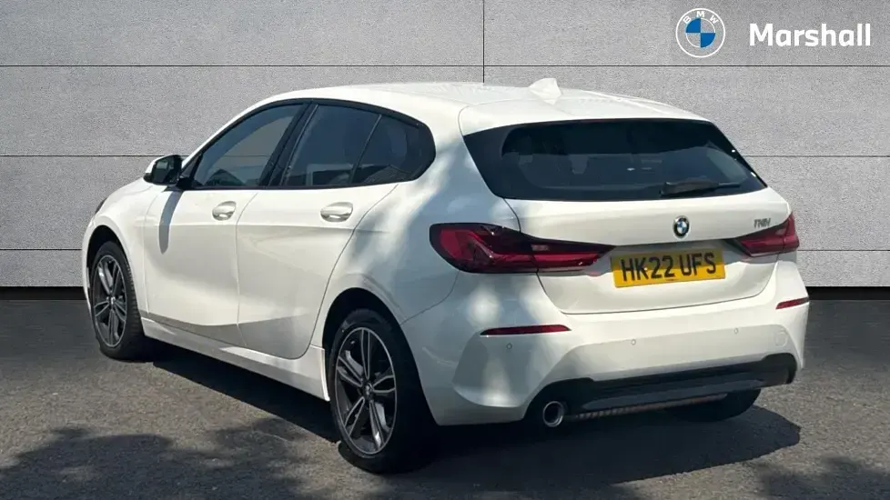 Used BMW 118 Sport Line 136 HP (100 kW) 2022 Alpine white Hatchback