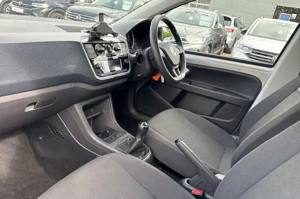 Used VW up! 65 HP (47 kW) 2022 Hatchback