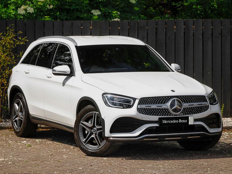 Polar white Used 2019 Mercedes GLC220 AMG line SUV | £24,998 (Fair price) - Image 1/4