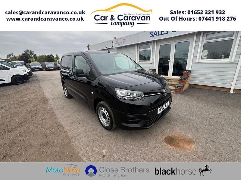 Black Used 2022 Toyota Proace Active MPV | £9,250 (Good price) - Image 1/4