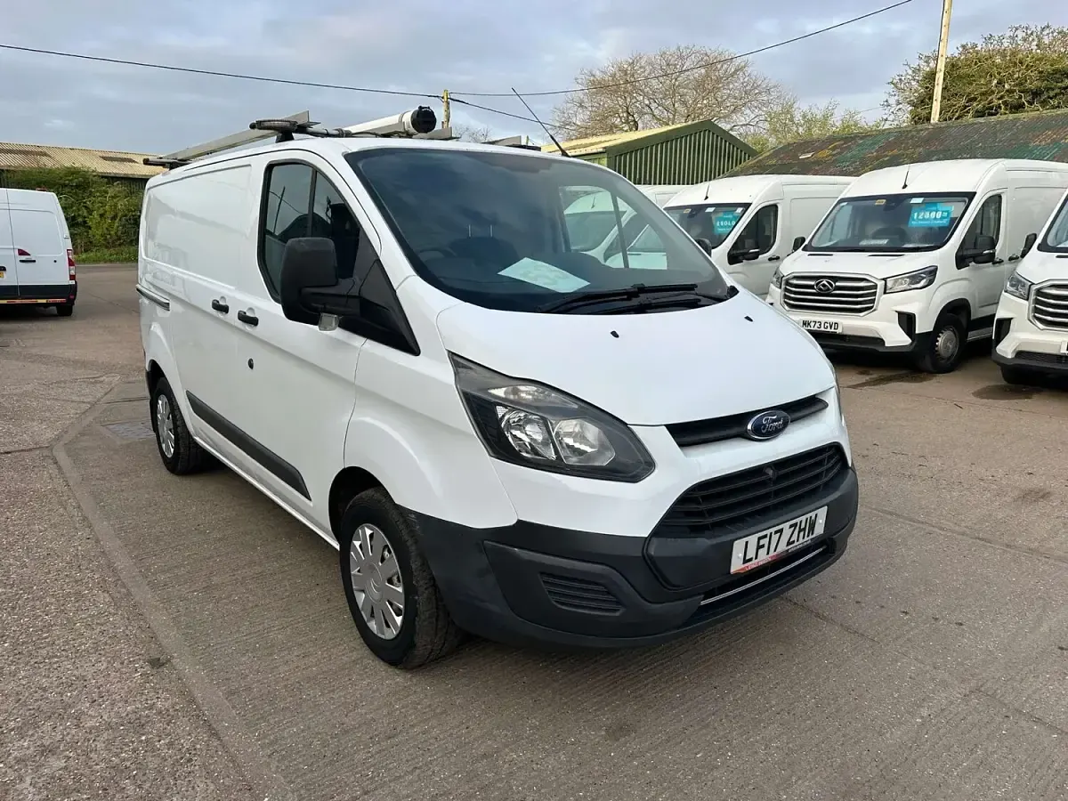 Used Ford Transit Custom 105 HP (77 kW) 2017 White Van