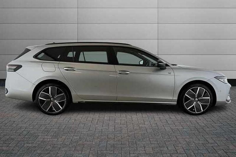 Used VW Passat Black Edition 204 HP (150 kW) 2025 Oyster silver Estate