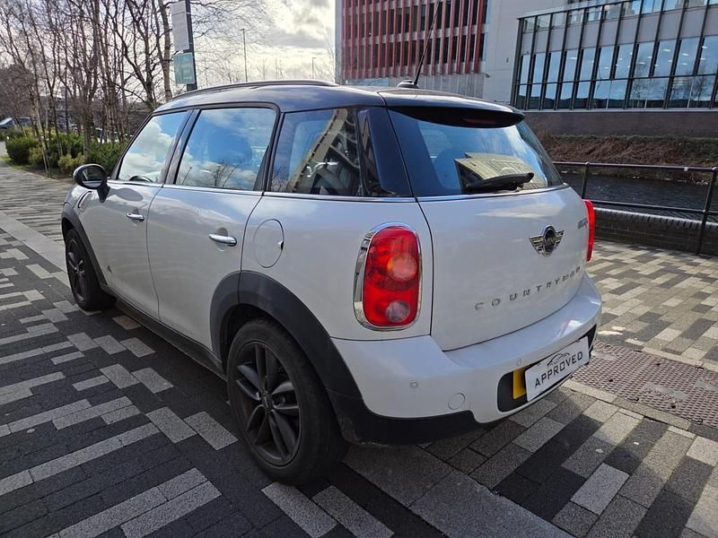 Used Mini Cooper D 2014 White Hatchback
