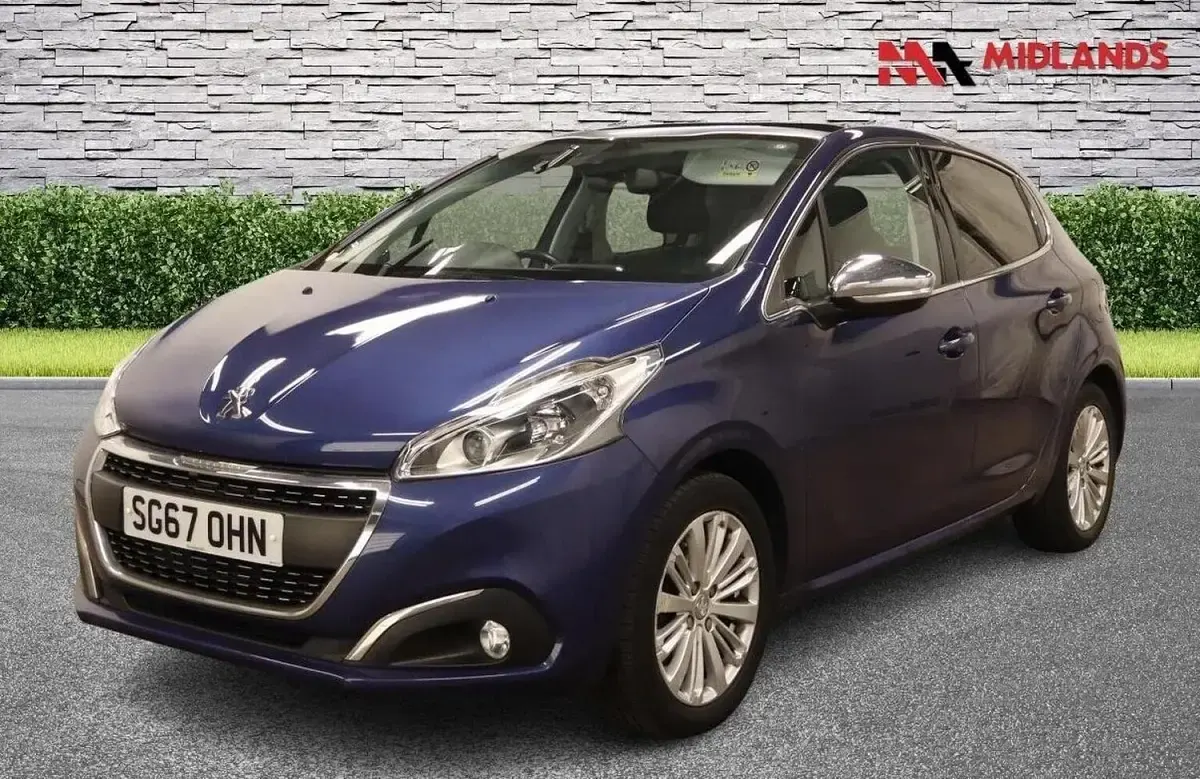 Used Peugeot 208 Allure 80 HP (58 kW) 2017 Blue Hatchback