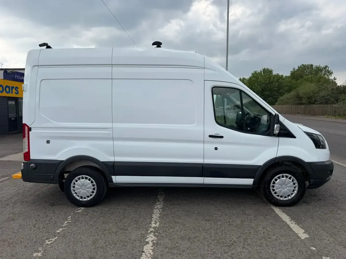 Used Ford Transit 2018 White MPV