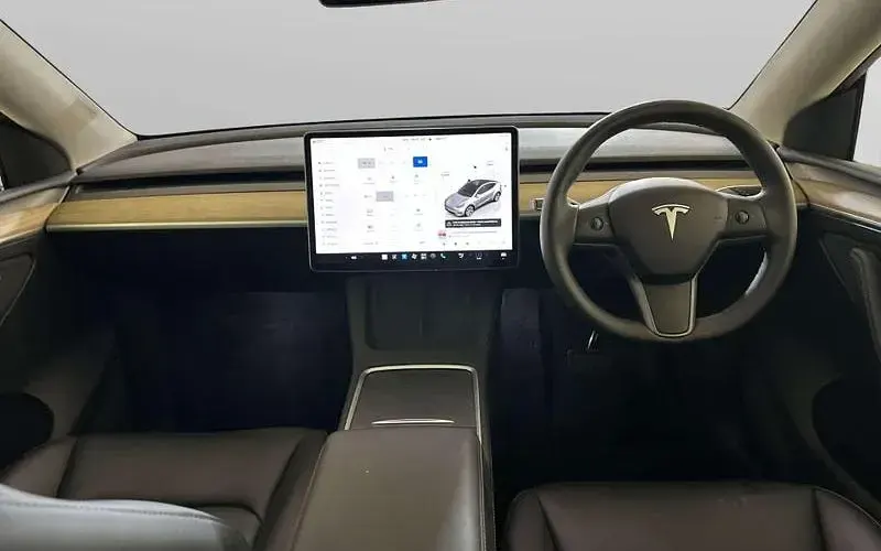 Used Tesla Model Y Standard Range 219 kW (299 HP) 2024 SUV