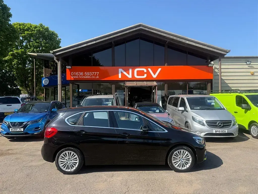 Used BMW 218 Luxury Line 2015 Black Hatchback