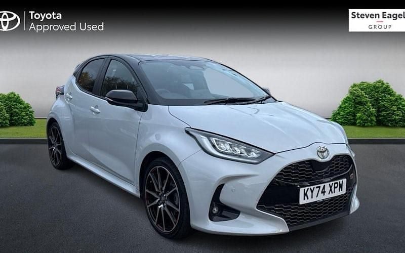 Used 2025 Toyota Yaris Hybrid Sport Hatchback | £24,244 (Fair price) - Image 1/4