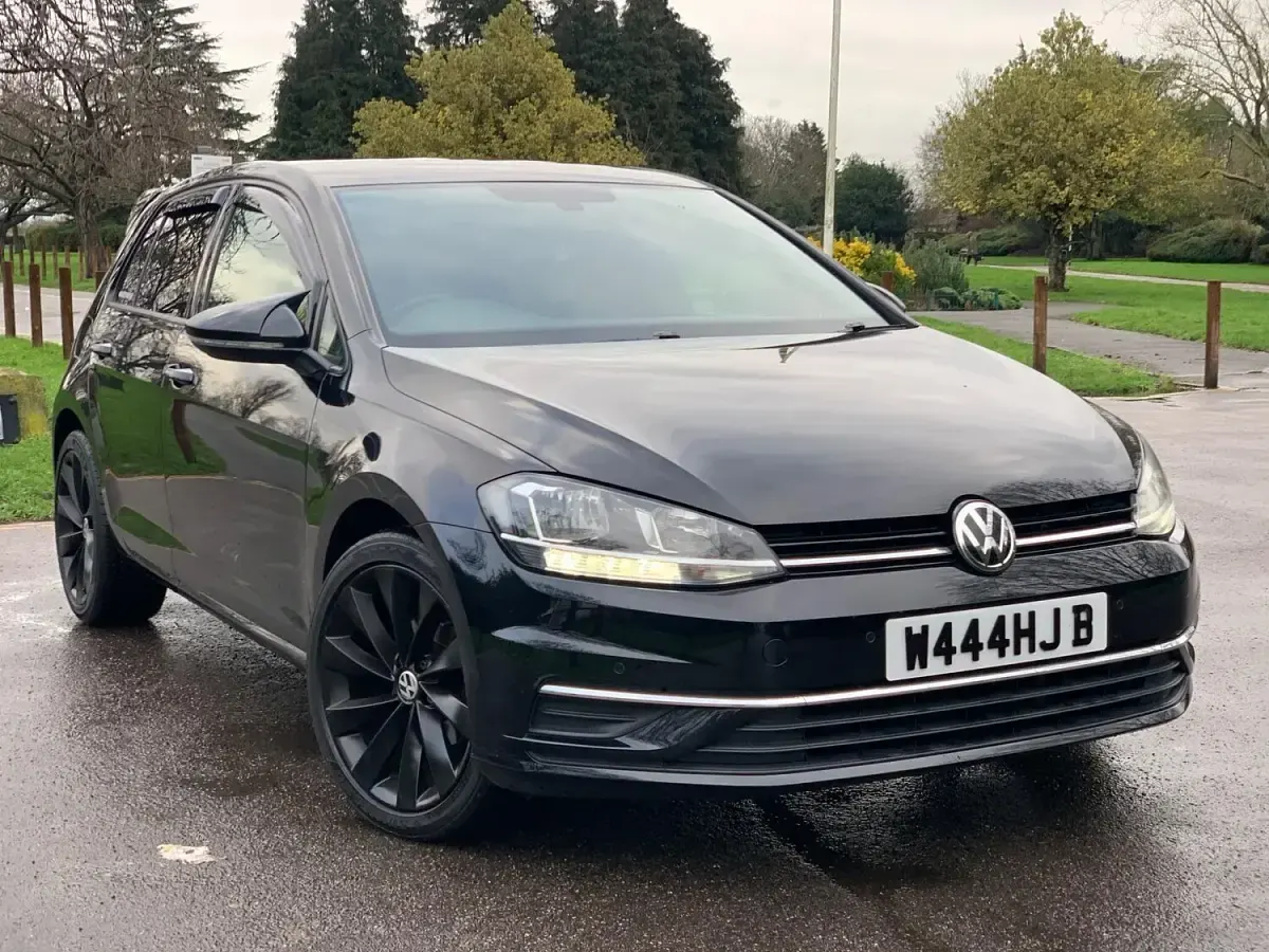 Used VW Golf VII SE 110 HP (80 kW) 2017 Black Hatchback