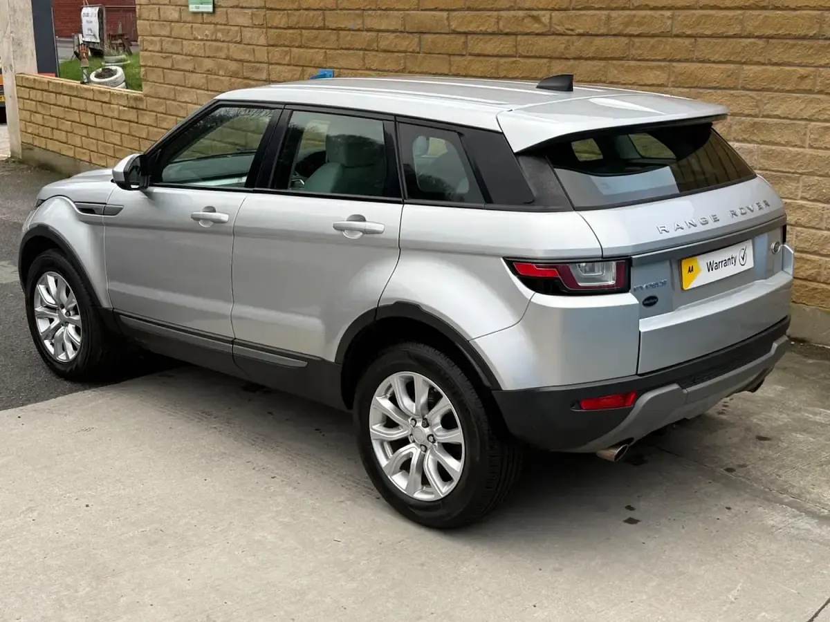 Used Land Rover Range Rover evoque SE 2016 Silver Estate