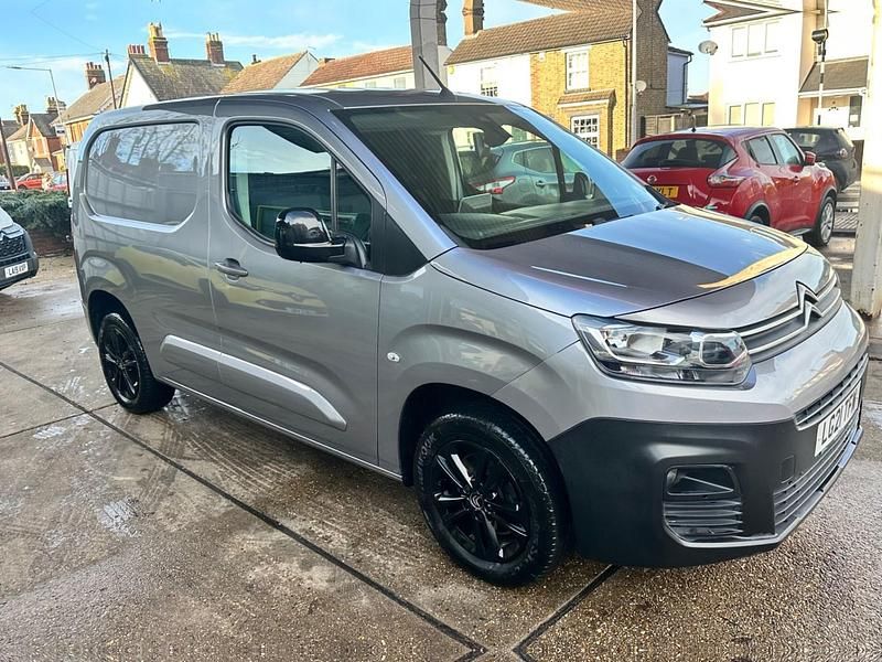 Used Citroën Berlingo 100 HP (73 kW) 2021 Grey MPV