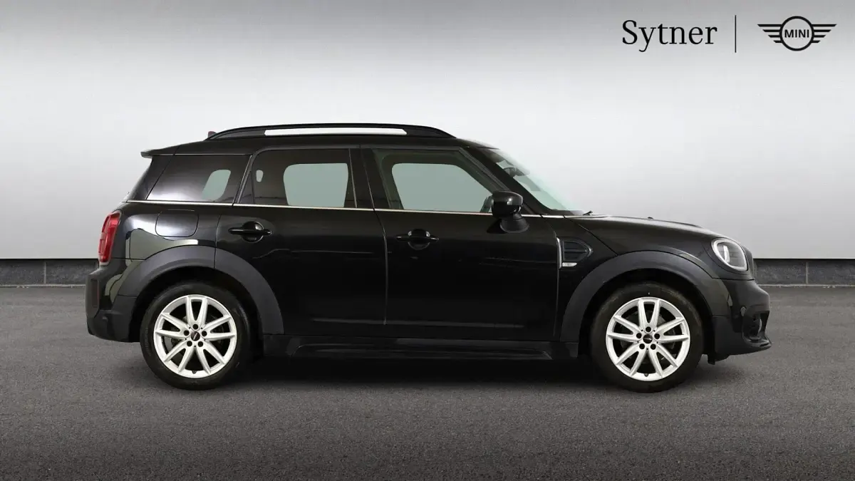 Used Mini Cooper Countryman Sport 136 HP (100 kW) 2022 Black SUV