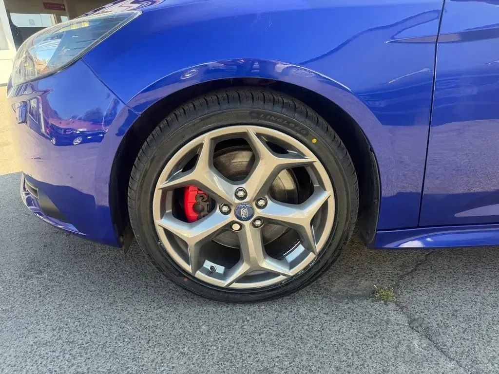 Used Ford Focus ST 250 HP (183 kW) 2014 Blue Hatchback