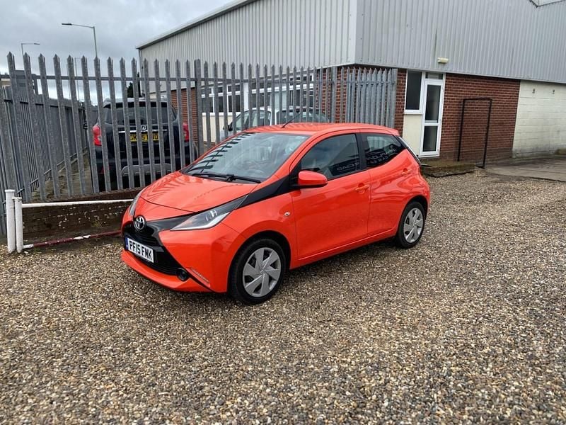 Used Toyota Aygo X-play 69 HP (50 kW) 2015 Orange Hatchback