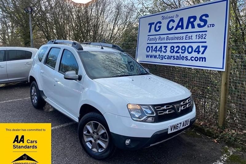 Used Dacia Duster Lauréate 2017 White SUV