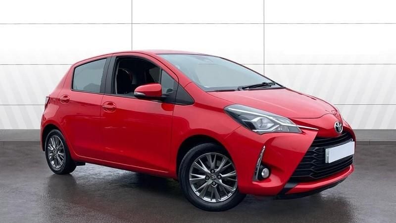 Used Toyota Yaris 111 HP (81 kW) 2018 Red Hatchback
